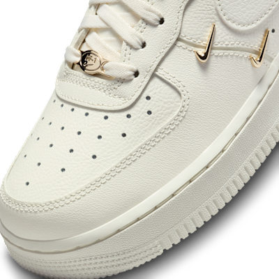 Nike Air Force 1 '07 LX Women's Shoes. Nike ID